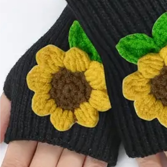 Knitted Fingerless Gloves Long Sleeve Sunflower 3D Black Winter Gift Boho - Picture 3 of 3